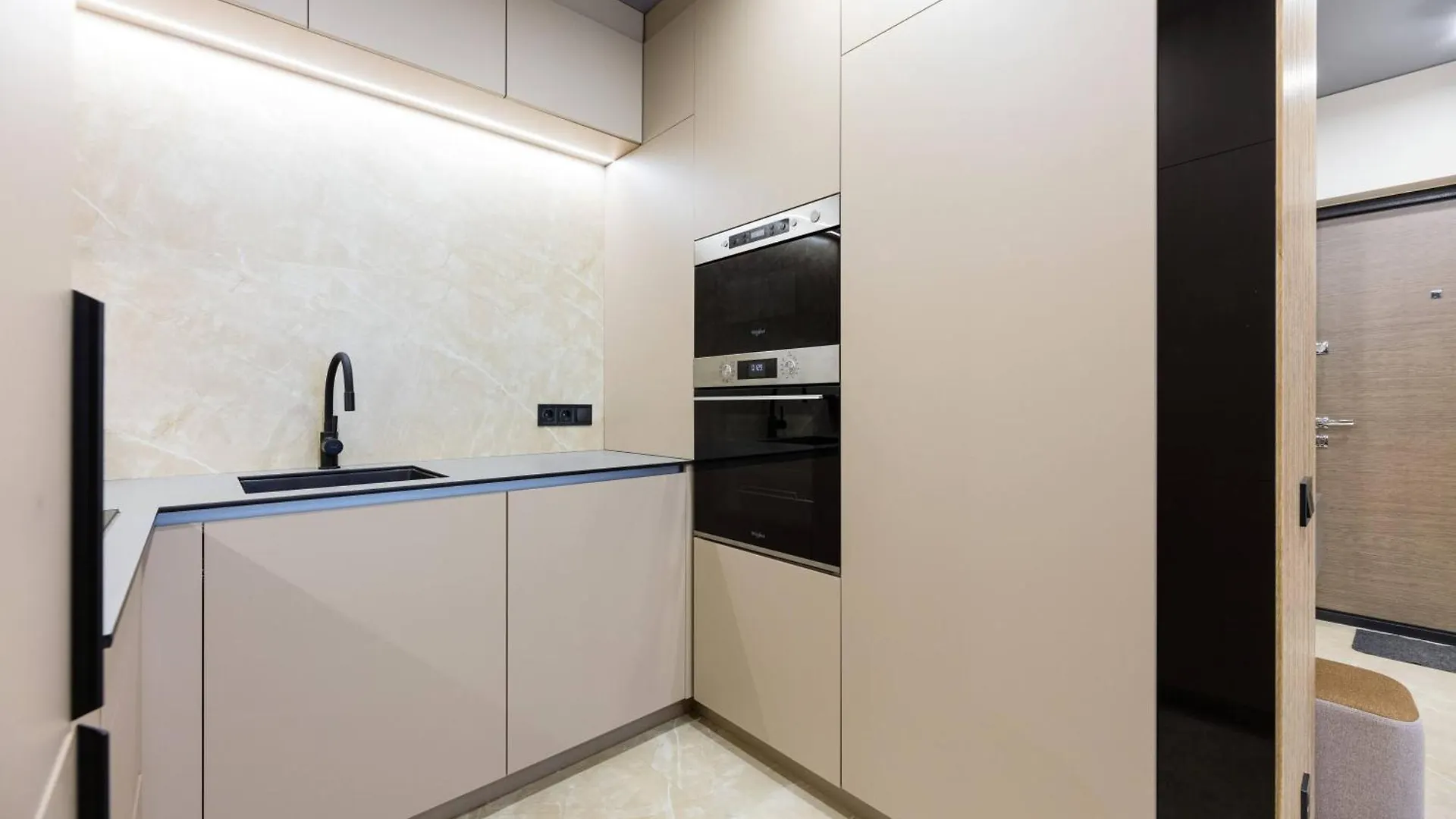 Nyvky Like Home - Файна Таун - Квартира 8 Kyiv Aparthotel