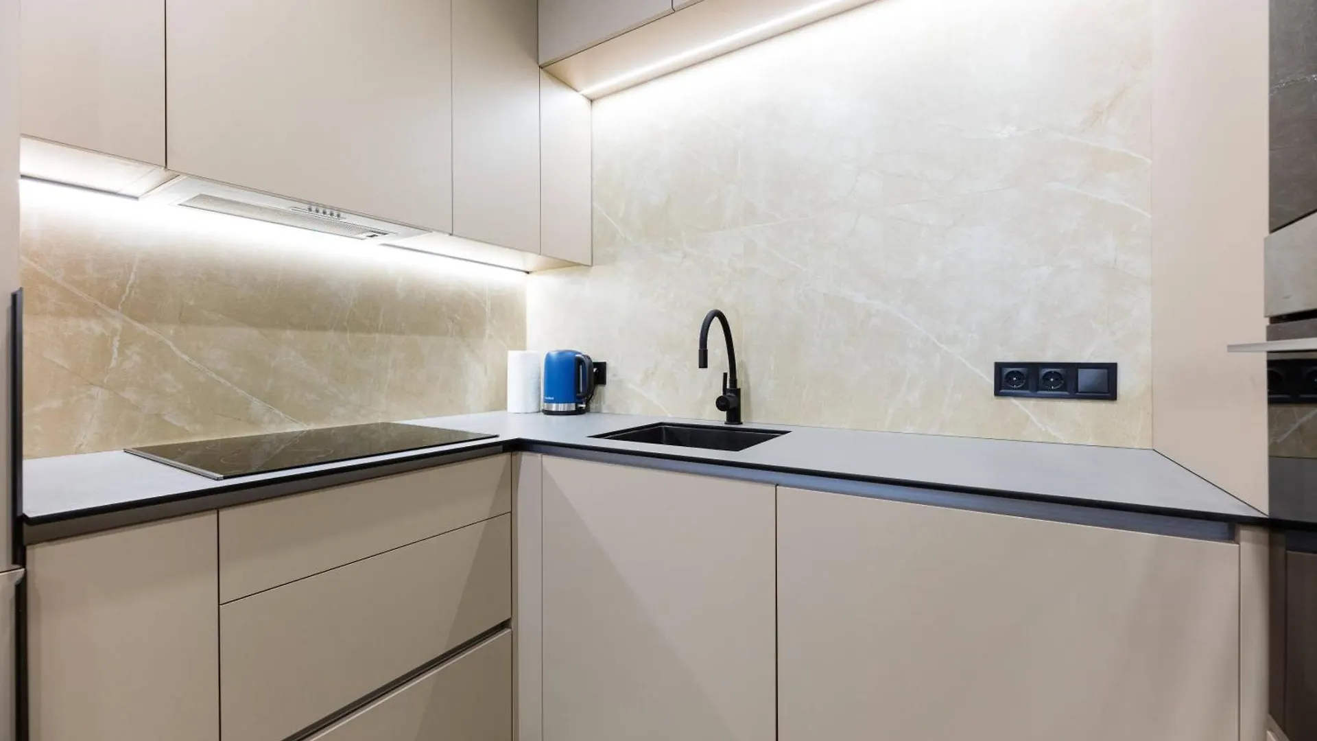 Aparthotel Nyvky Like Home - Файна Таун - Квартира 8 Kyiv Ukraine