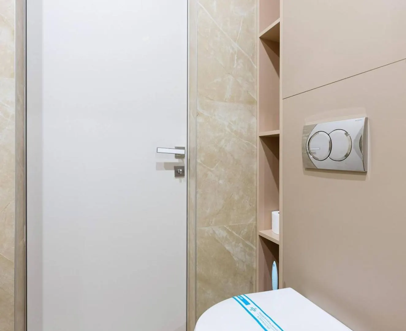 Aparthotel Nyvky Like Home - Файна Таун - Квартира 8 Kyiv